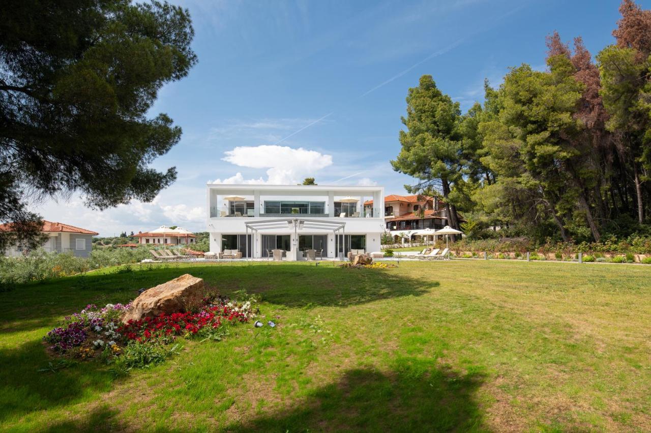 Nikiti Botanic Pool Suites Экстерьер фото