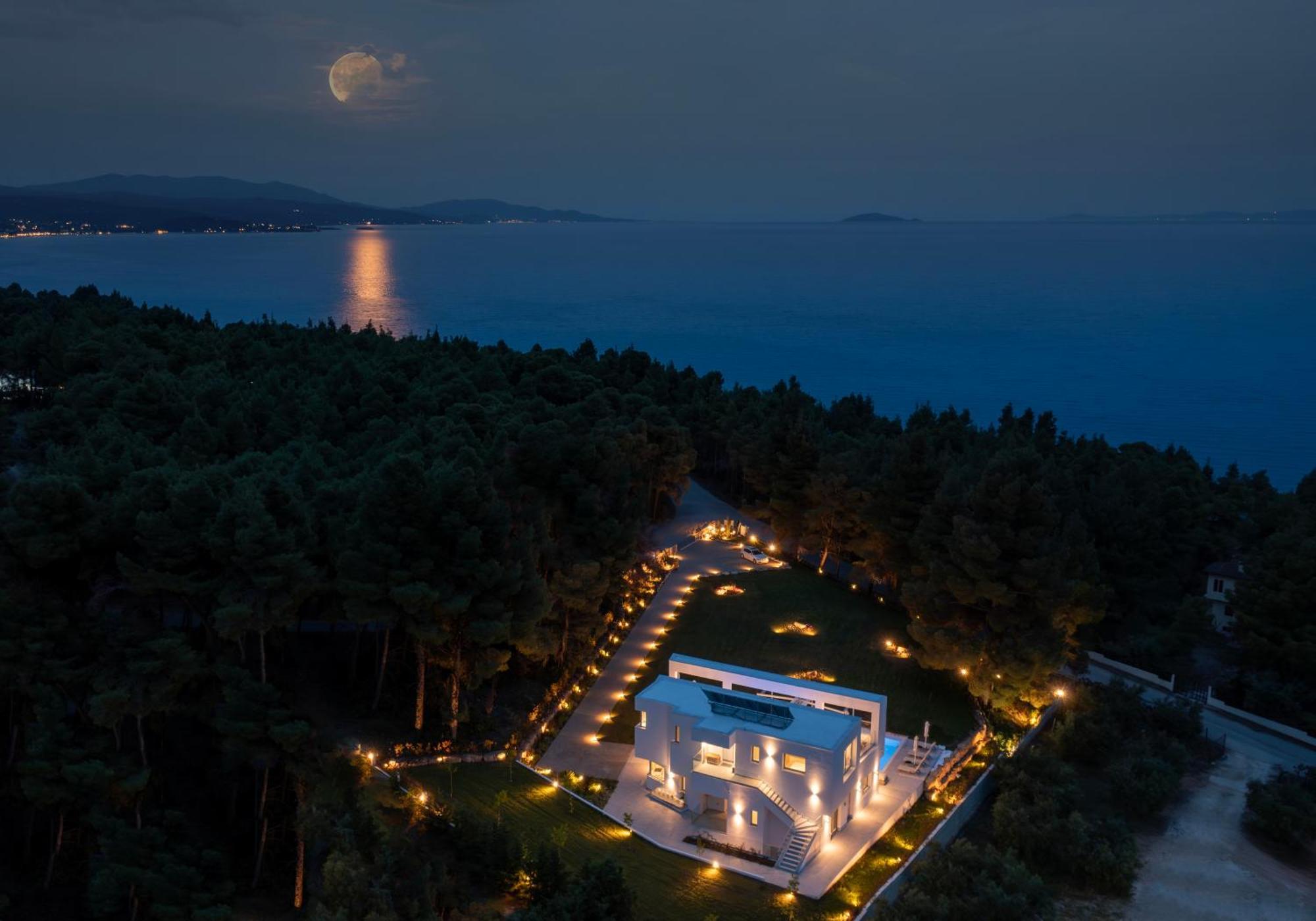 Nikiti Botanic Pool Suites Экстерьер фото